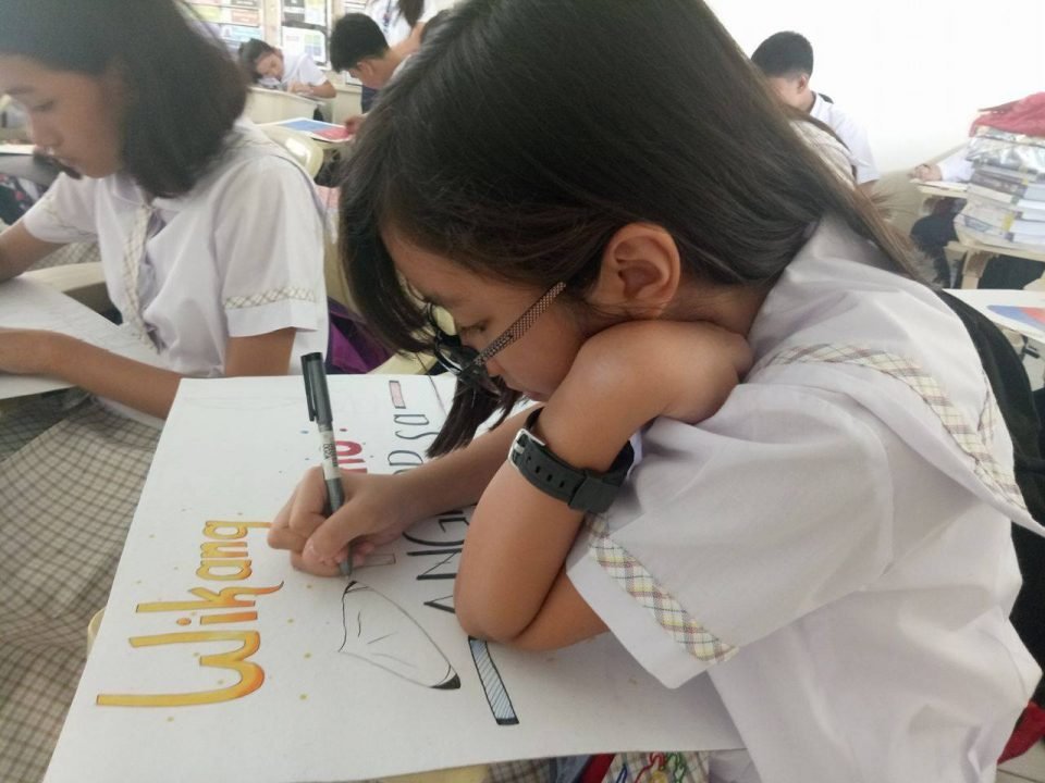 Wikang Filipino binigyang kulay sa Slogan, Poster Wikang Filipino binigyang kulay sa Slogan, Poster