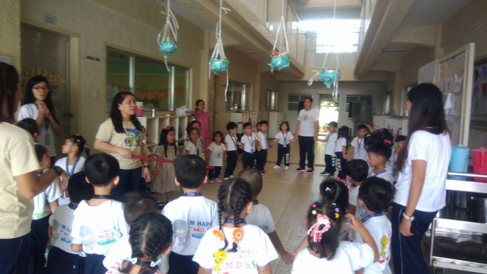 Halina't Maglaro! Gunitain ang Pagka-Pilipino!