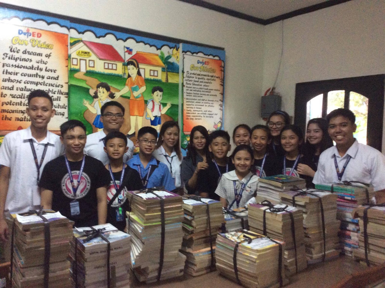 MDSF pupils extend helping hands to public school studes | MDSF