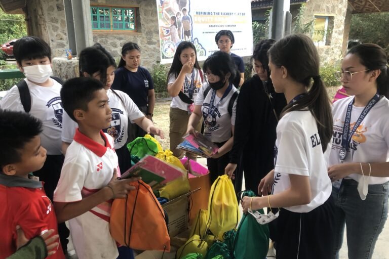 Volunteerism is at the Heart of Sagradan Students