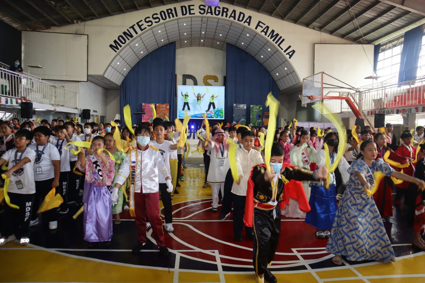 Sagradans Sync Up for Peace on UN Day Celeb Sagradans Sync Up for Peace on UN Day Celeb