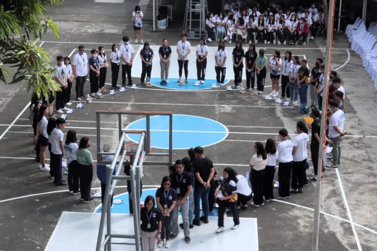 Ablazing Faith: MDSF Holds Living Rosary 'With A Cause'