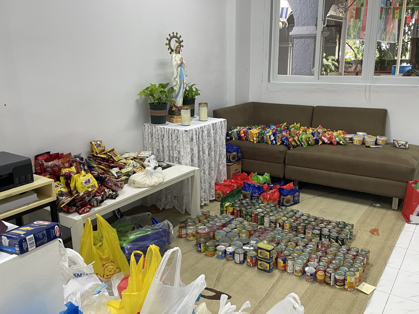 Generosity in Spotlight: Elementary Sagradans Exemplify Living Rosary through Second Quarter Character Formation Program Generosity in Spotlight: Elementary Sagradans Exemplify Living Rosary through Second Quarter Character Formation Program